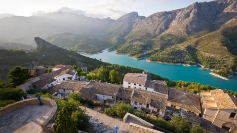 Guadalest lake