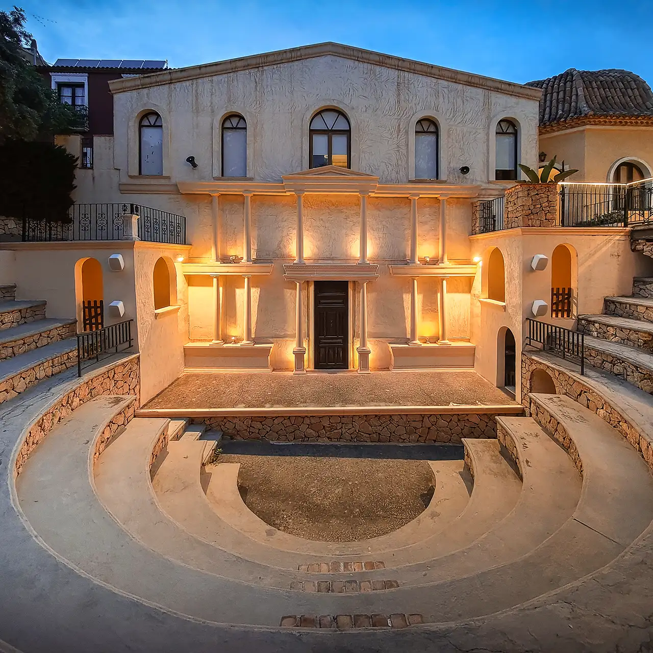 Hôtel Occidental Pueblo Acantilado Iberia Experience 2026 ancien théâtre