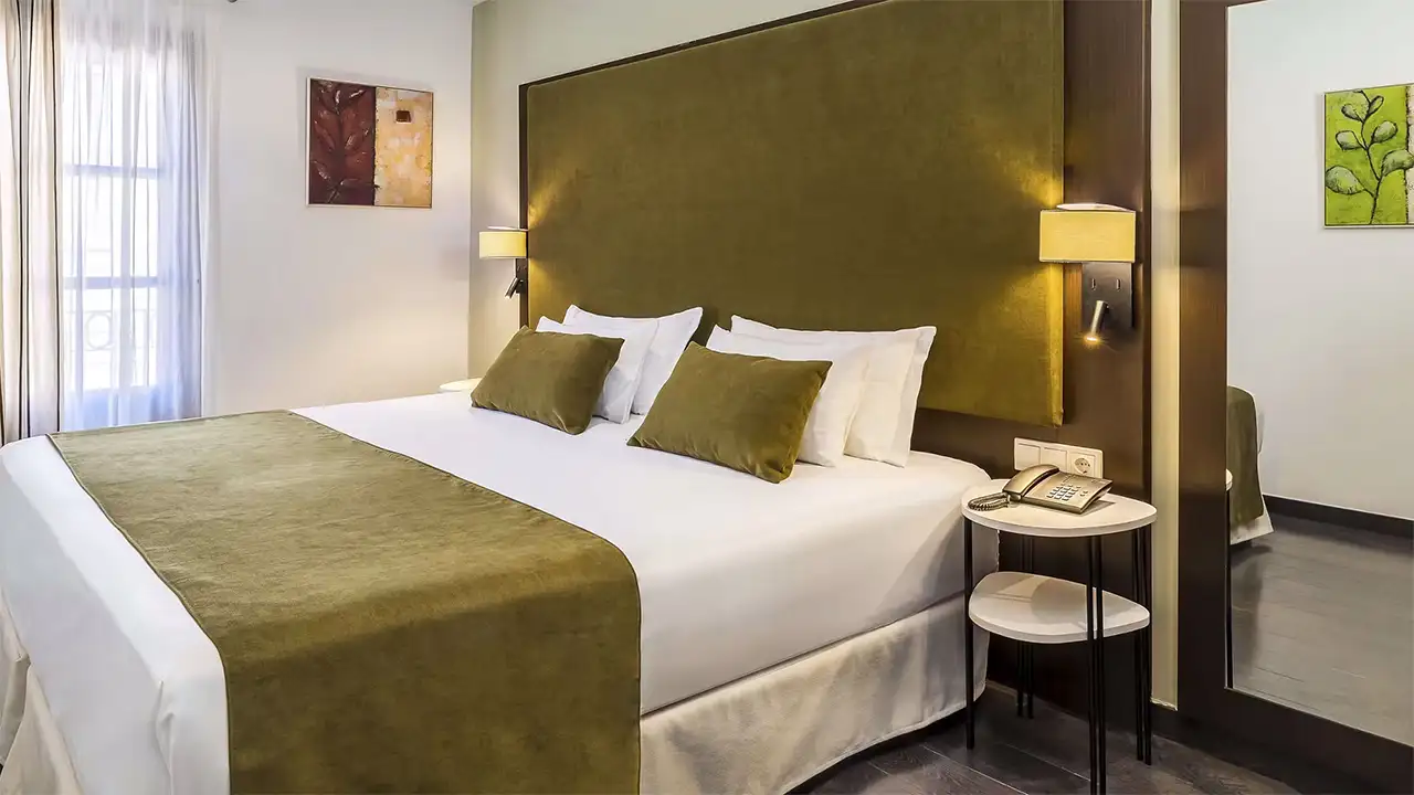 JUNIOR SUITE 3 PERSONS ROOM BUNDLE - Image 8